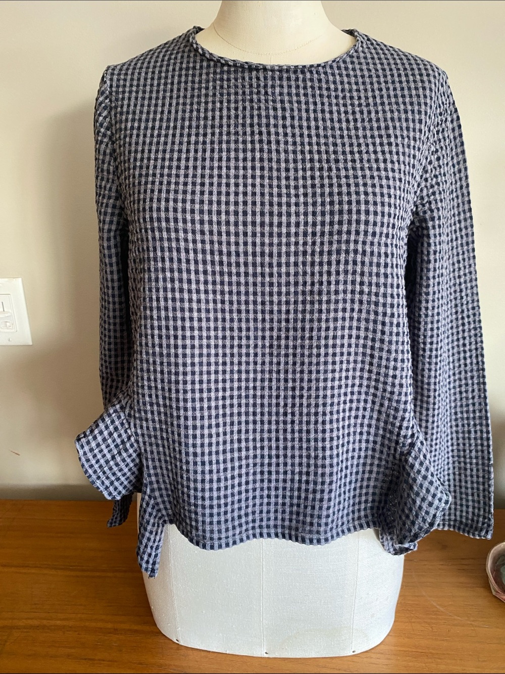 California Moonrise long sleeved top in black &  gray checkered gingham. S 🖤🩶